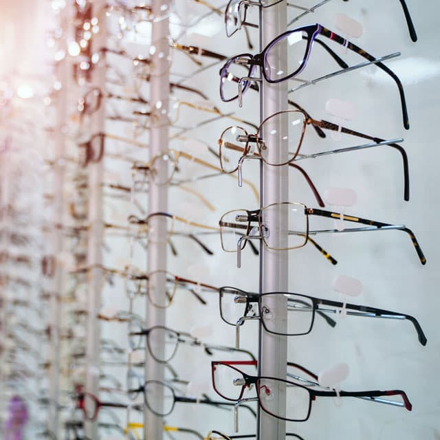 Contactar con la Óptica Lethes